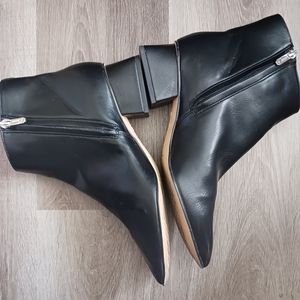 Circus by Sam Edelman Black Faux Leather  Bootie Side Zipper 1.5" Heel Sz 9.5